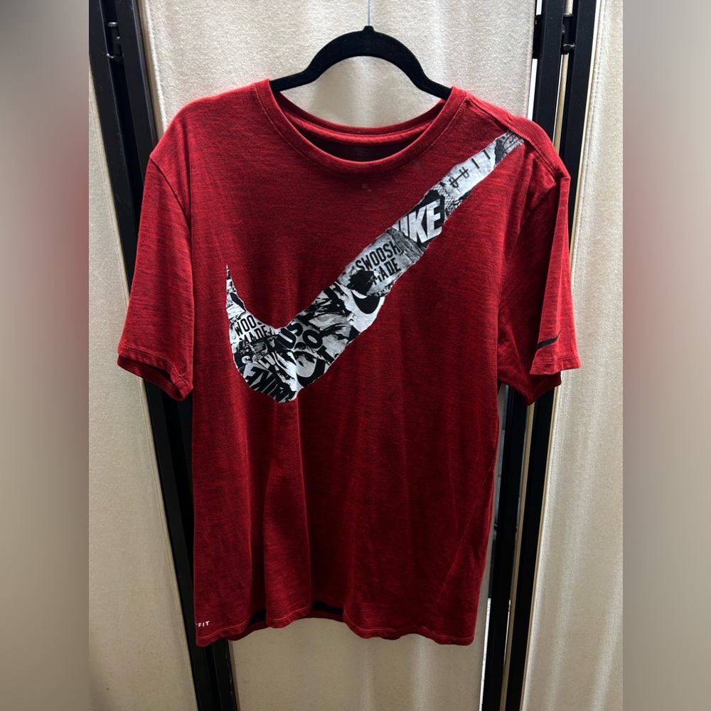 Men’s The Nike Tee Shirt